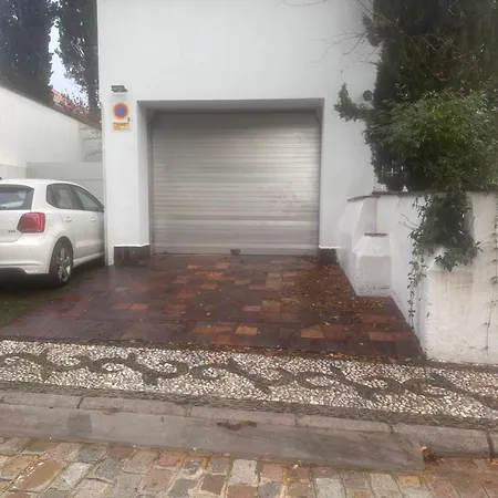 With Parking And Garden Apartment *